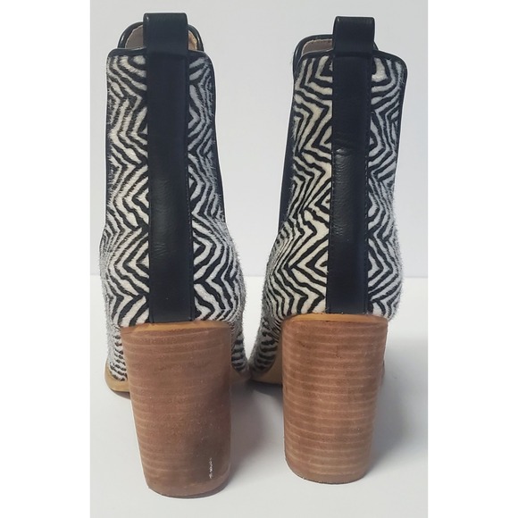 Oasis Society 8 High Heel Booties Hide Chevron Pull On Pointed Black/Ivory Ankle - Picture 11 of 16